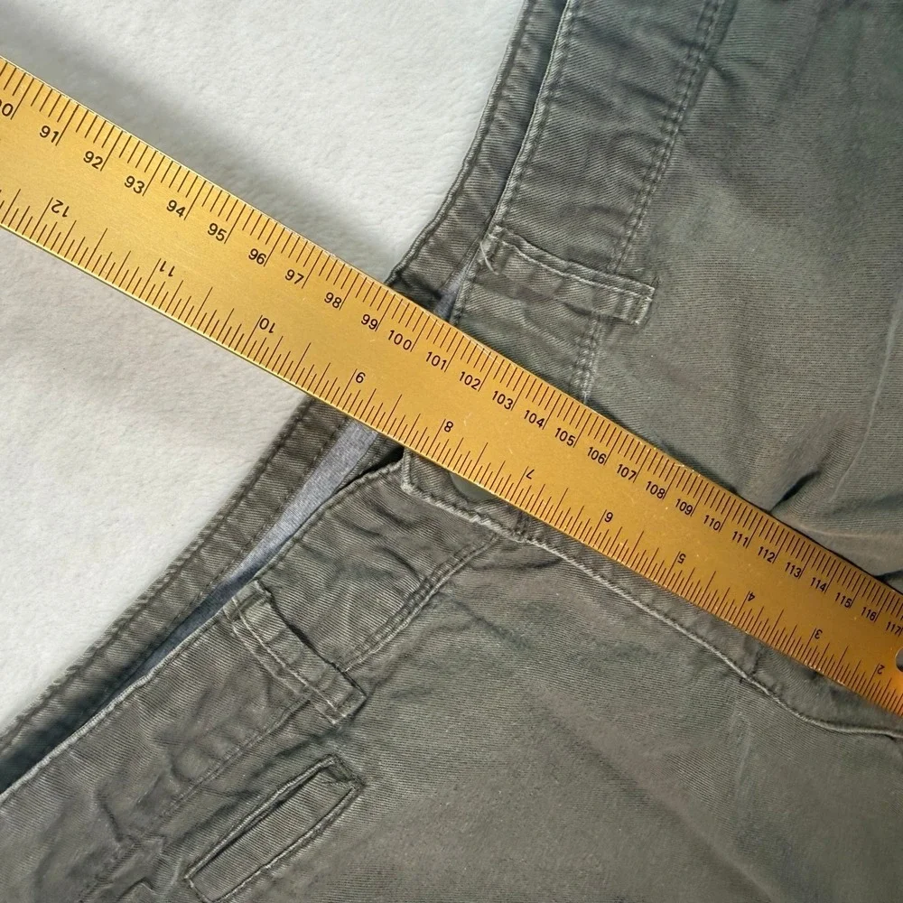 Athletic Dept Shorts Women's Size 6 Olive Green Roll Cuff Casual Chinos‎